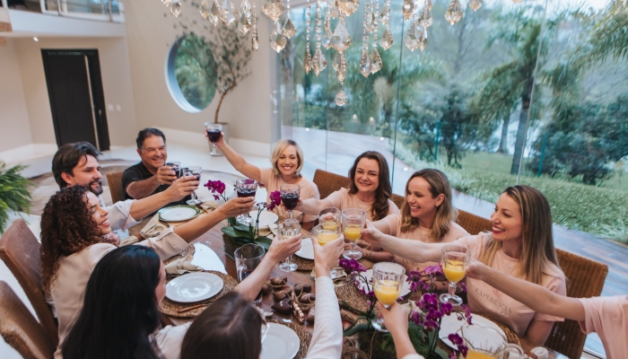 A importância da mesa: princípios bíblicos sobre reunir a família e dicas para aumentar a conexão entre as pessoas